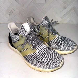 Adidas Ultraboost Size 10.5 in white/grey